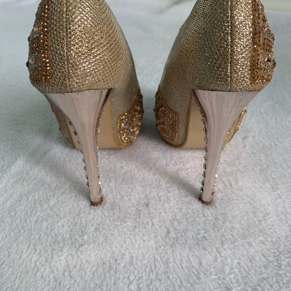Embellished golden wedding heels - Picture 3 of 6